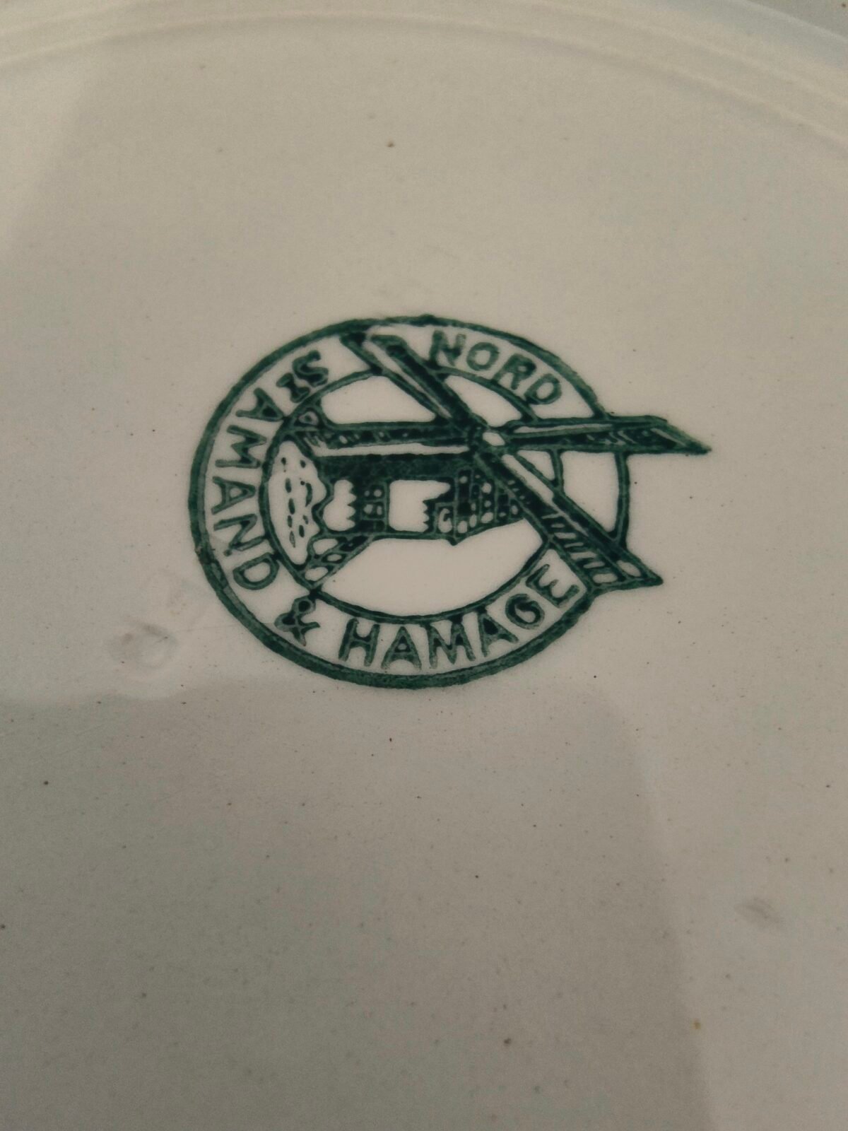 lot assiettes dessert anciennes empilees