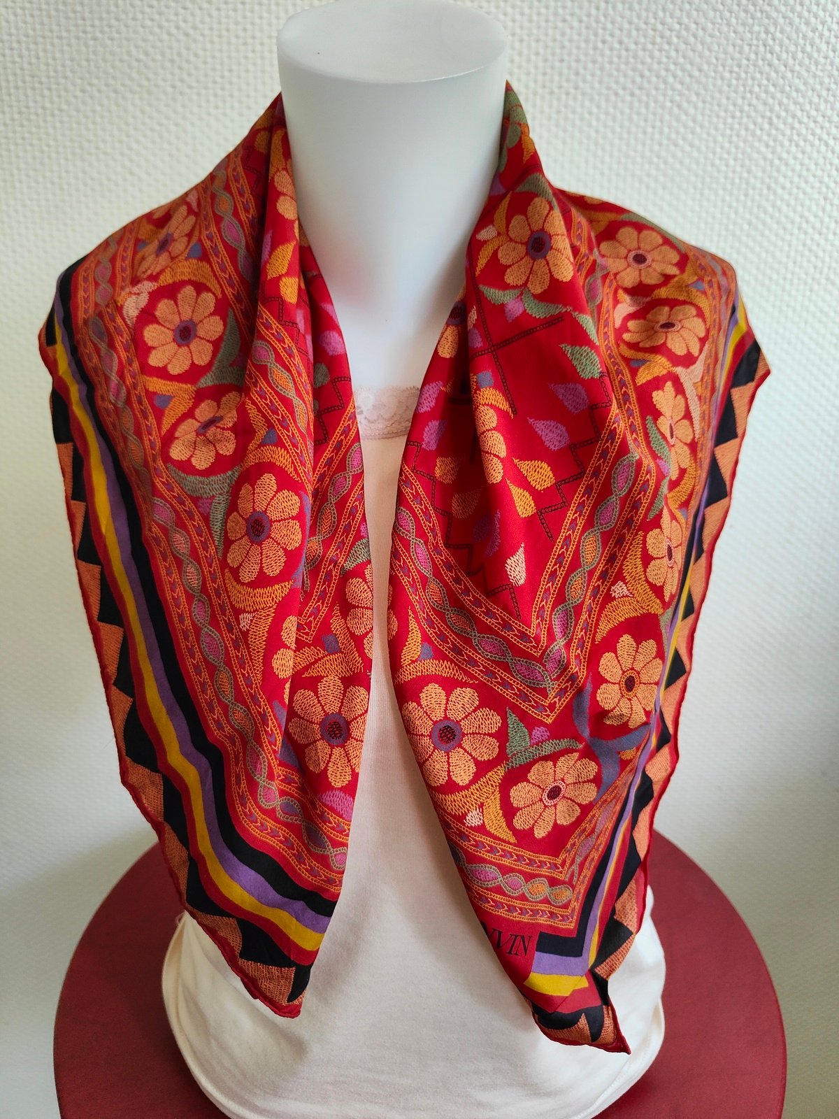 foulard Lanvin paris soie carre rouge motifs floraux