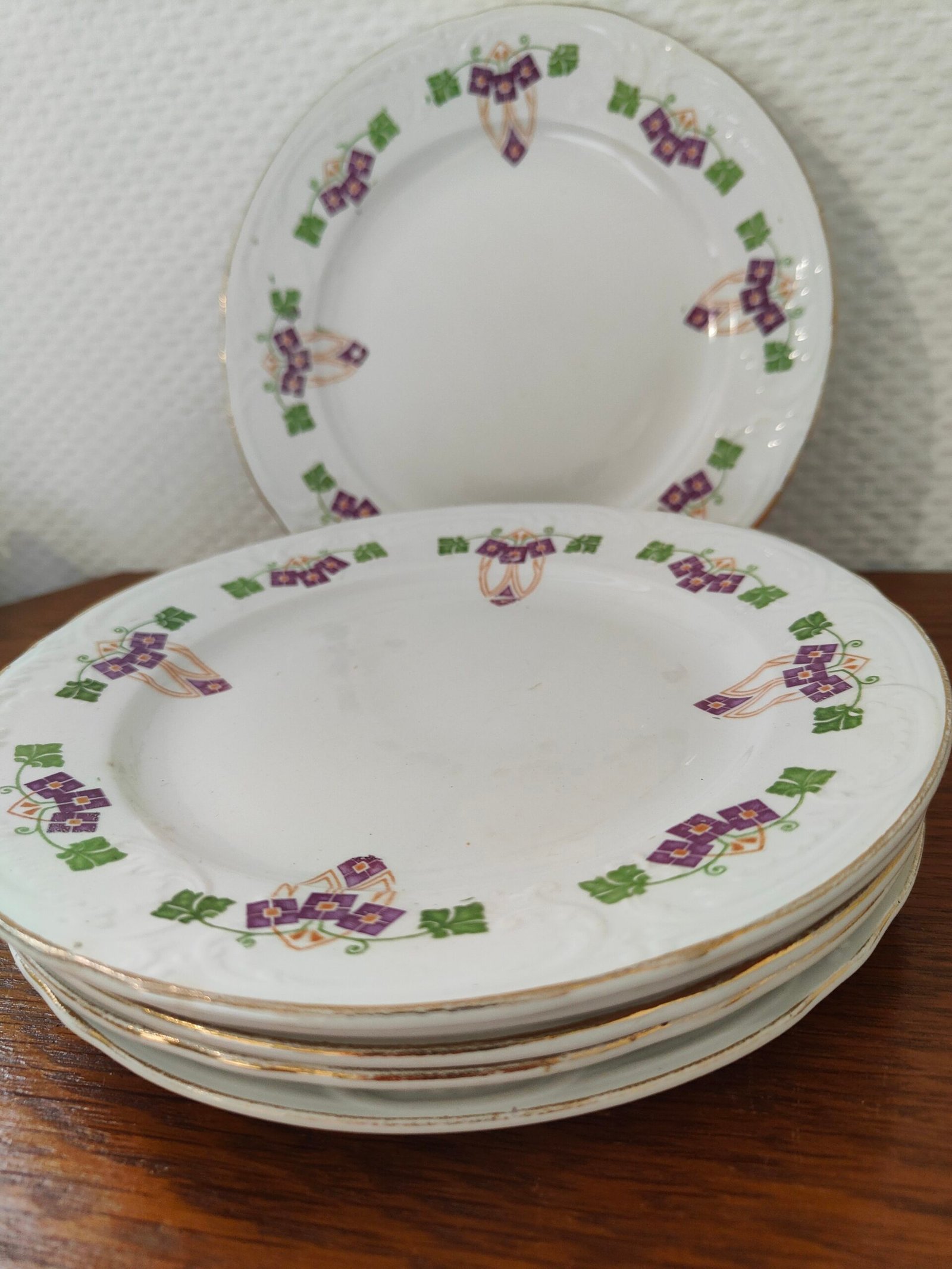 liseré dore assiette vintage faience relief