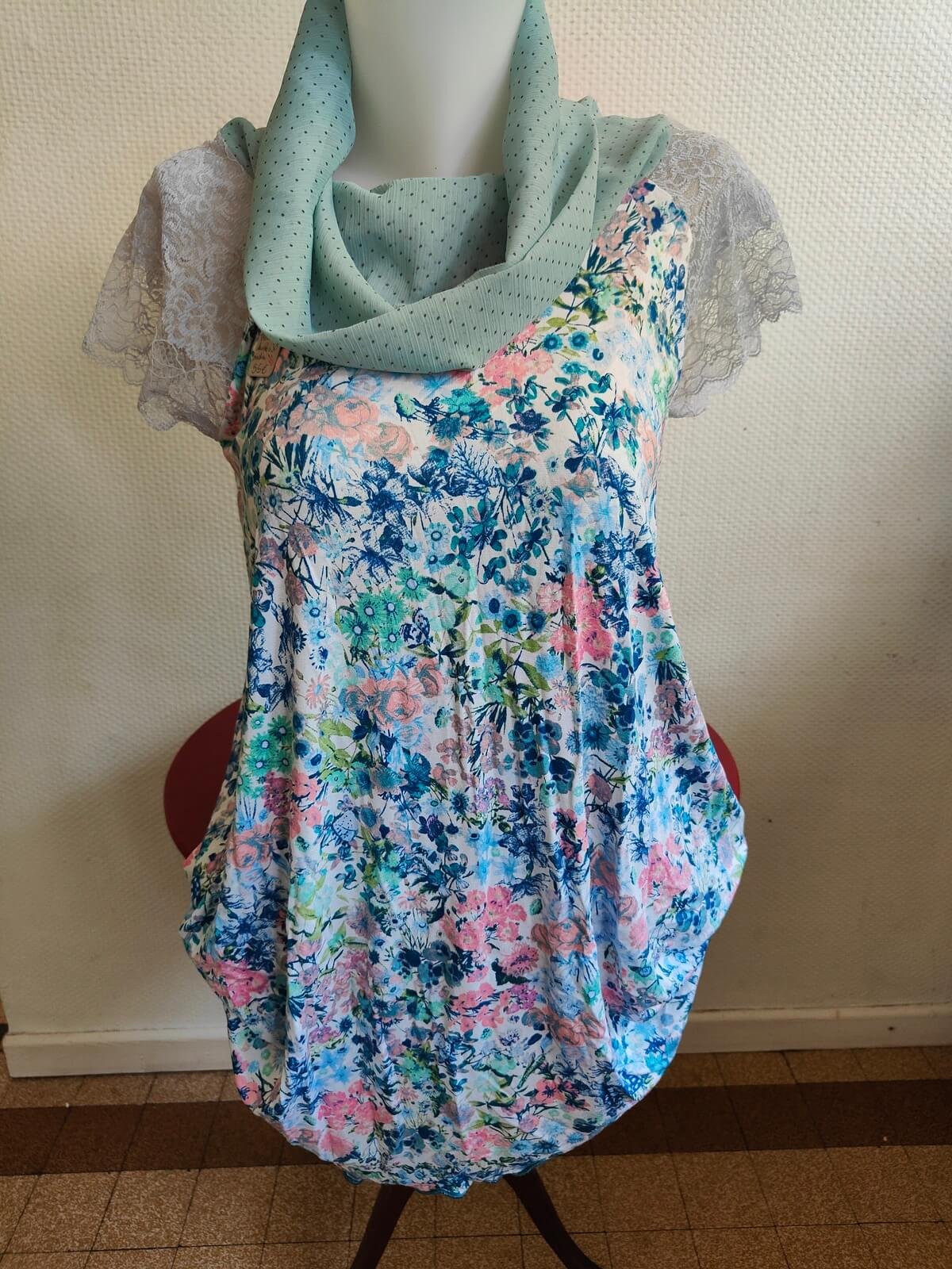 Robe bleue grande taille bohème vue de face