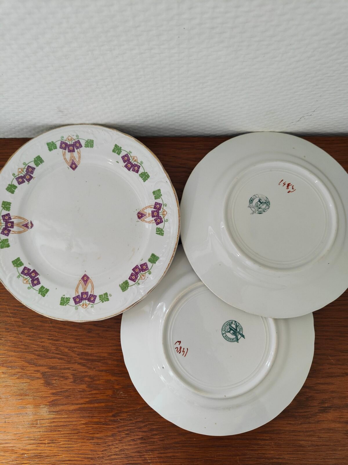 usure normale assiette ancienne faience