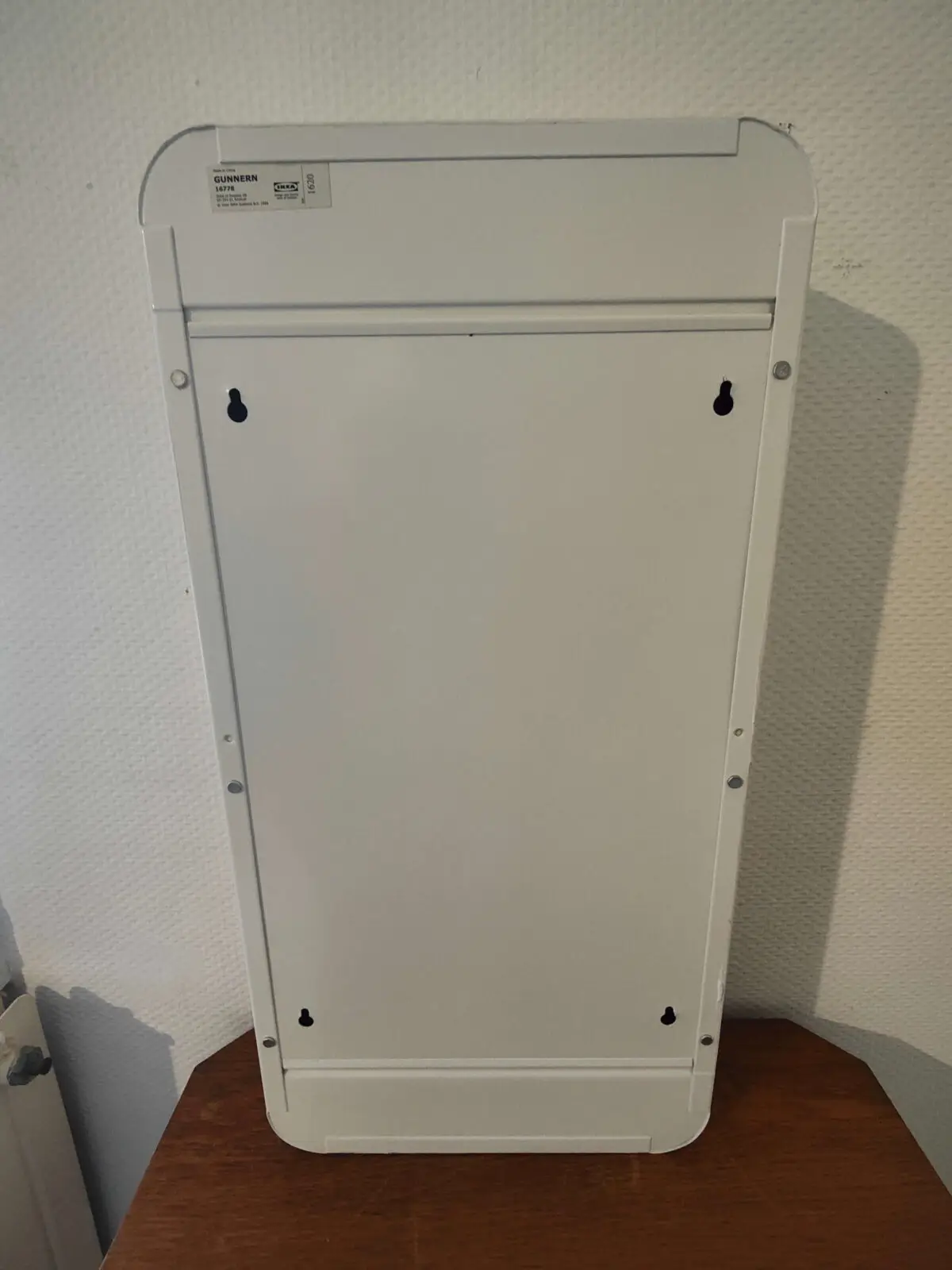 détail cadre armoire ikea légère usure