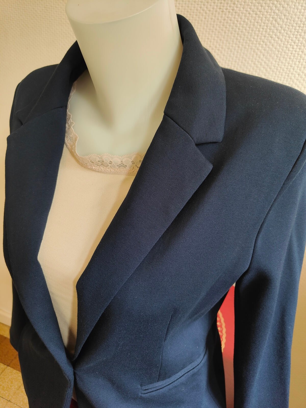 détail bouton dore blazer Gémo bleu marine occasion