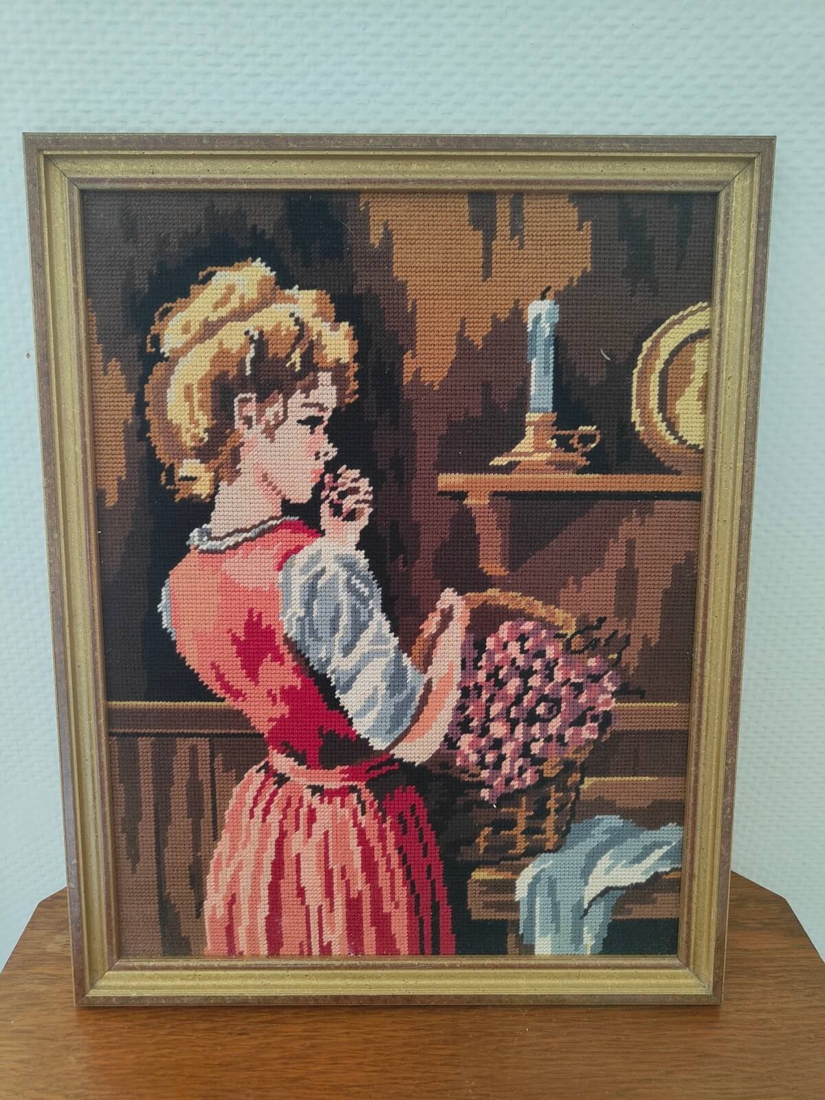 canevas vintage encadré femme panier de fleurs décoration murale occasion