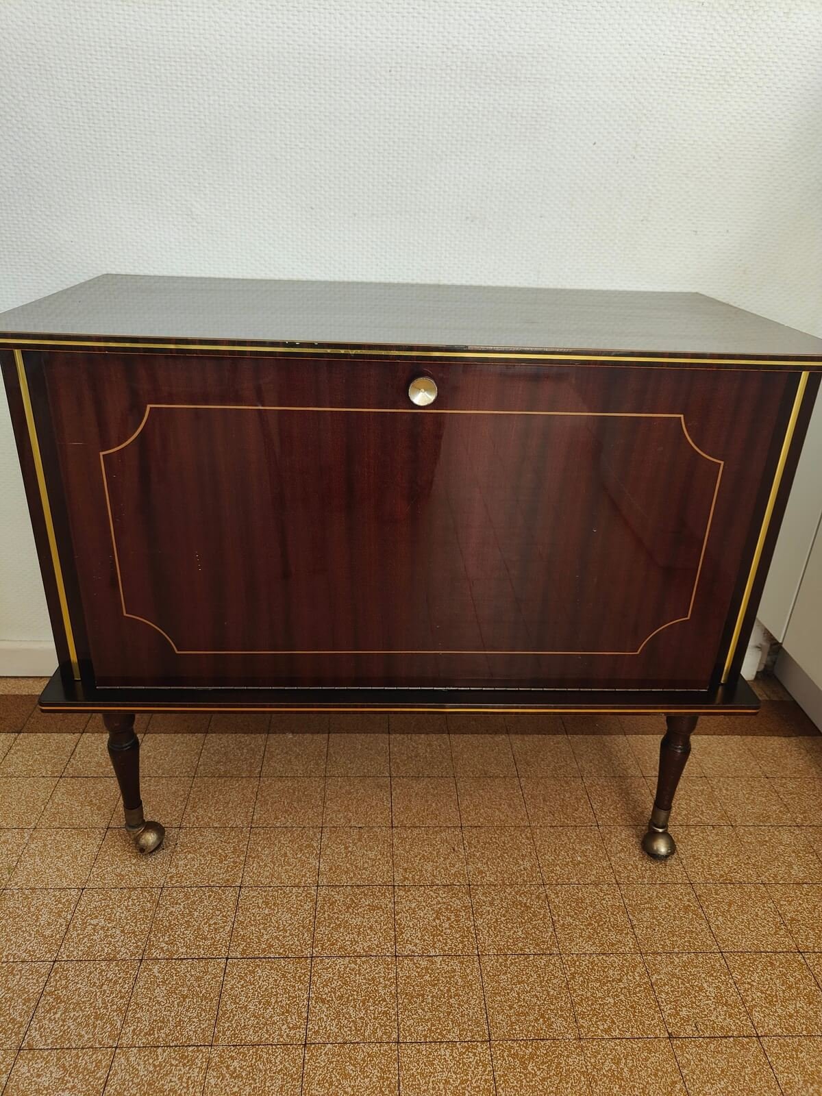 console bar vintage occasion bois laqué roulettes laiton