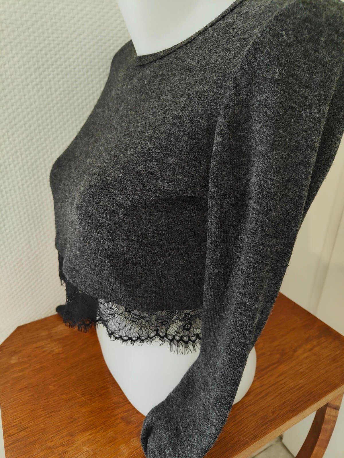 détail dentelle bas haut Zara gris