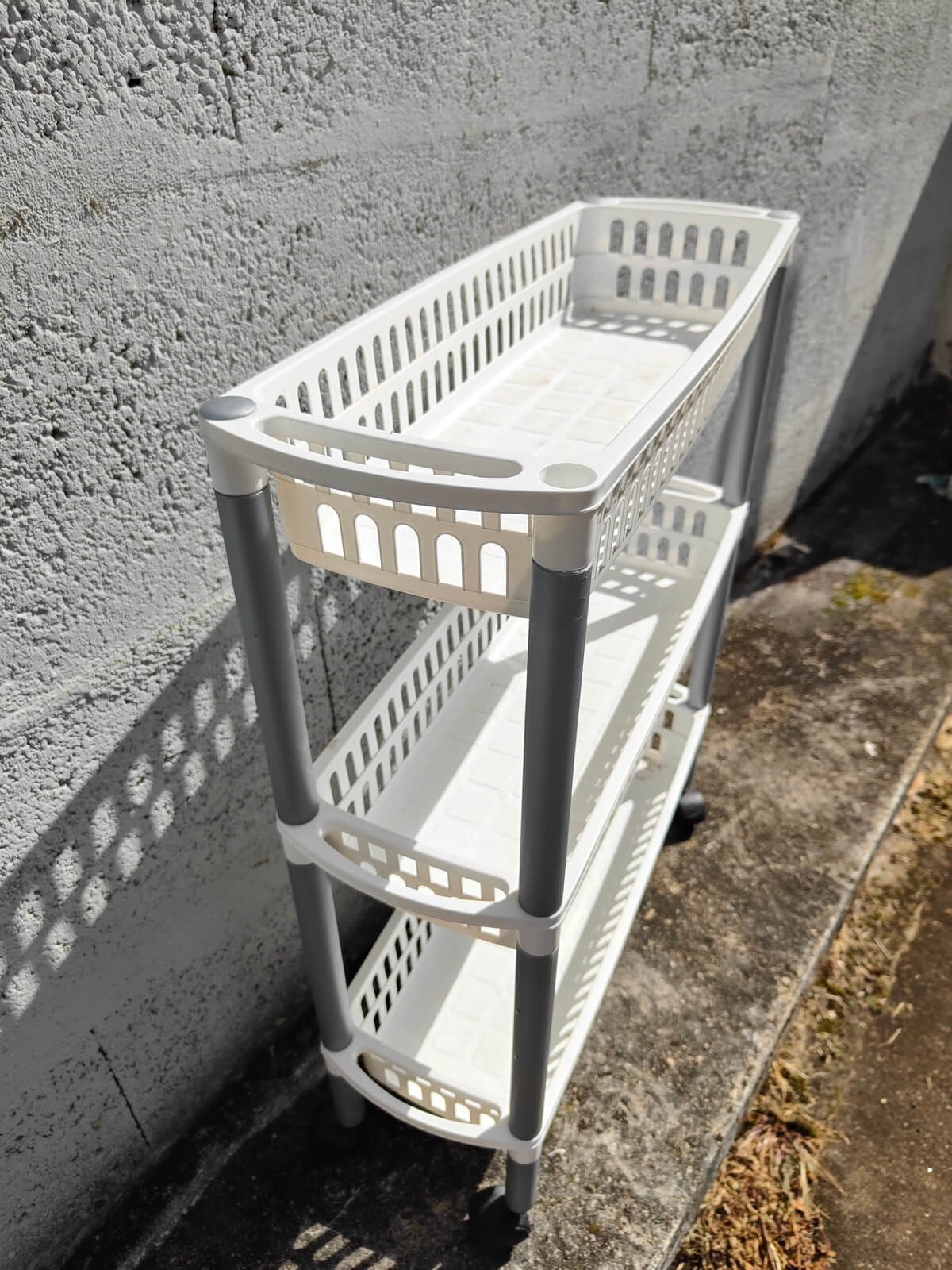 étagère sur roulettes facile à déplacer seconde main