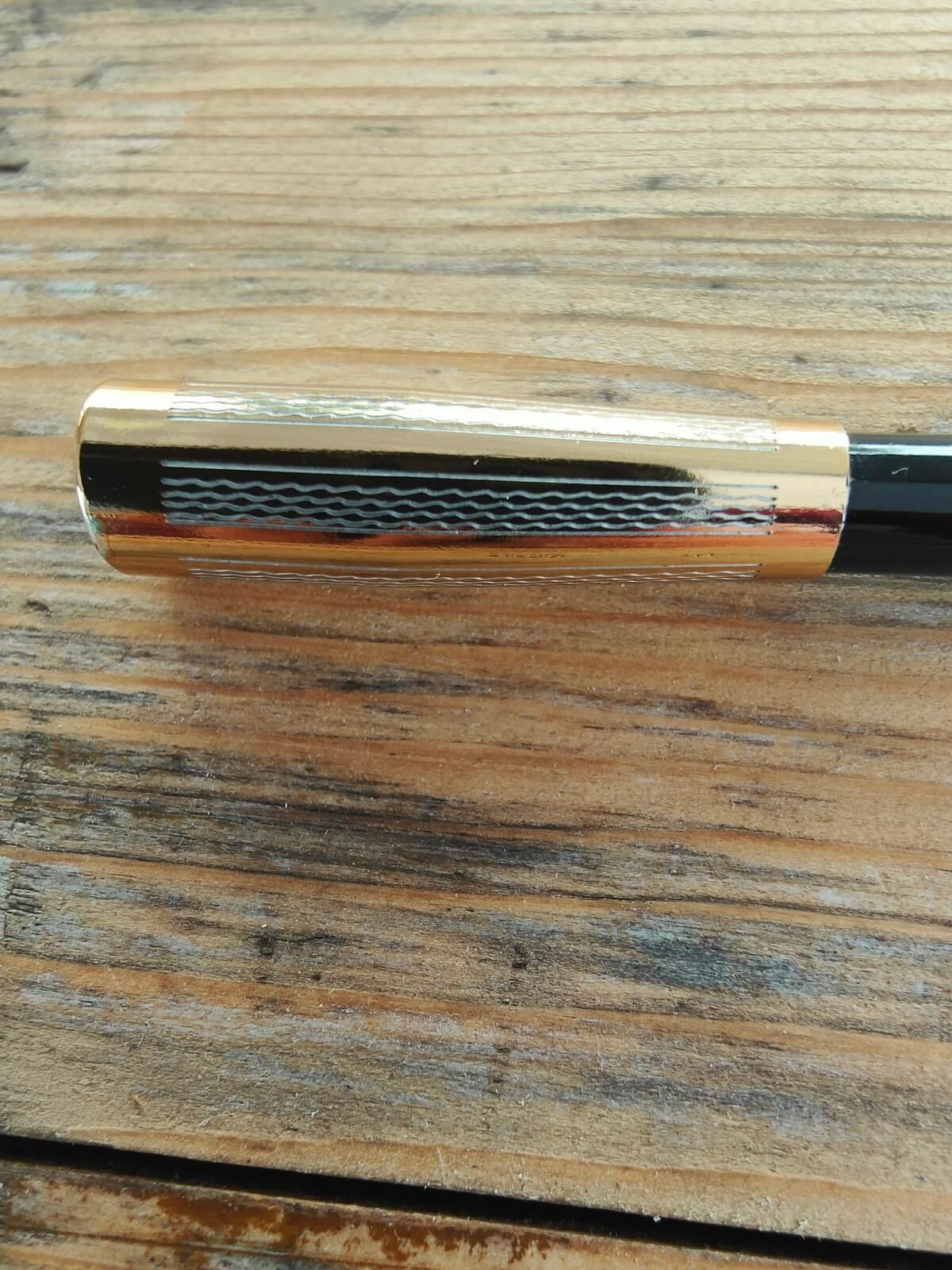 fume cigarette vintage longueur 12 cm objet ancien