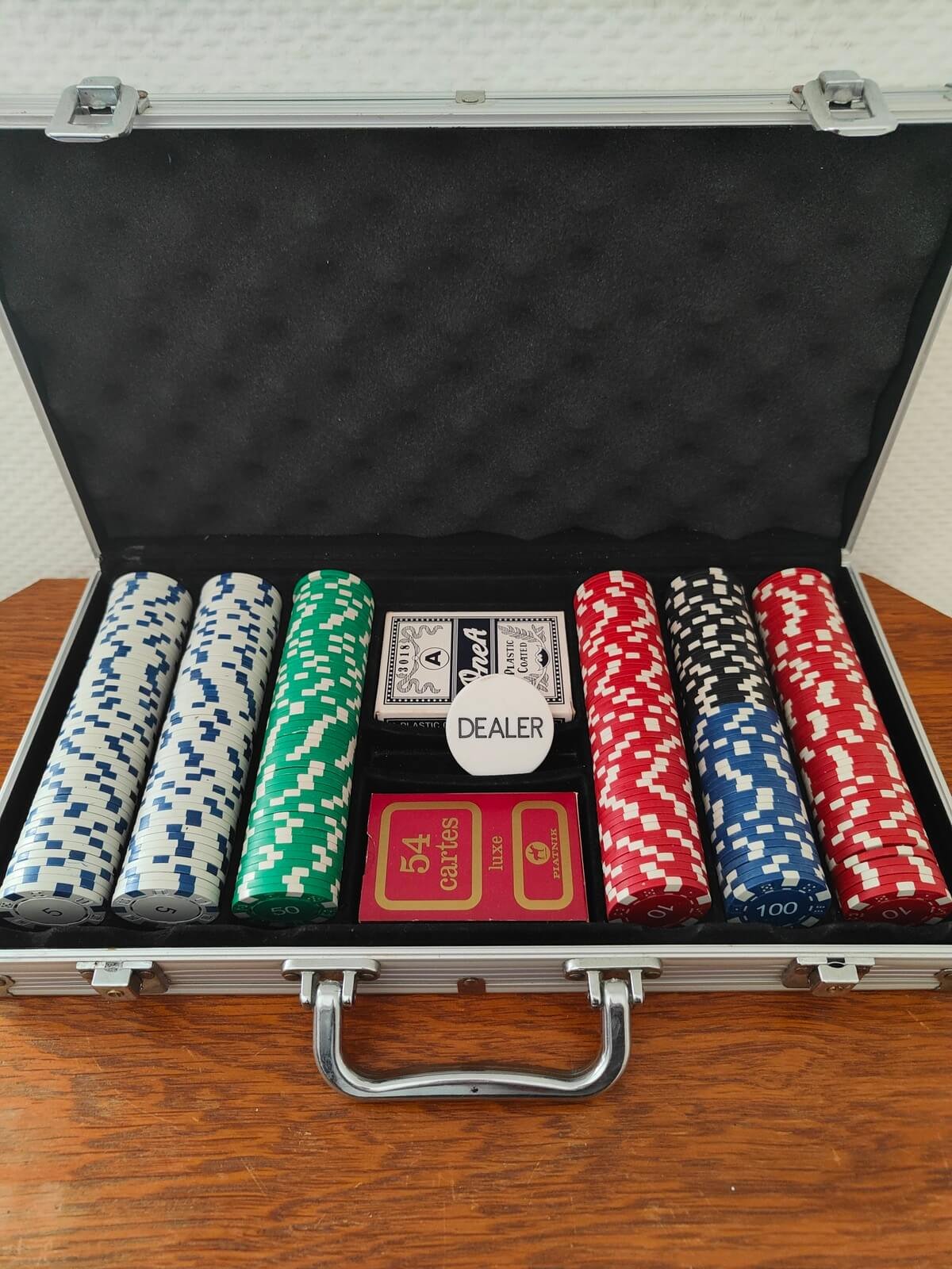 mallette poker occasion aluminium complète seconde main