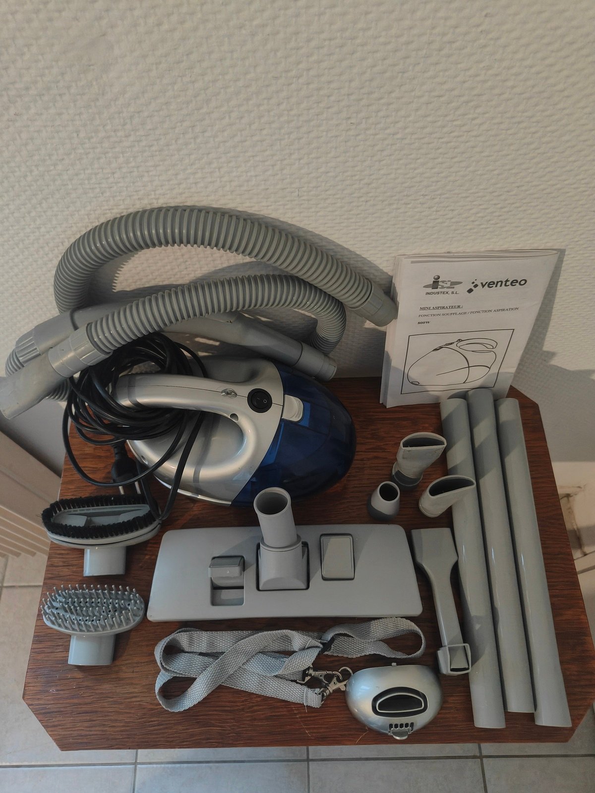 Mini aspirateur souffleur 800W compact vue générale