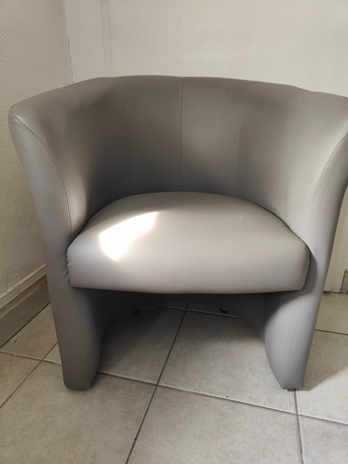 poufs cuir gris demi circulaire occasion design moderne