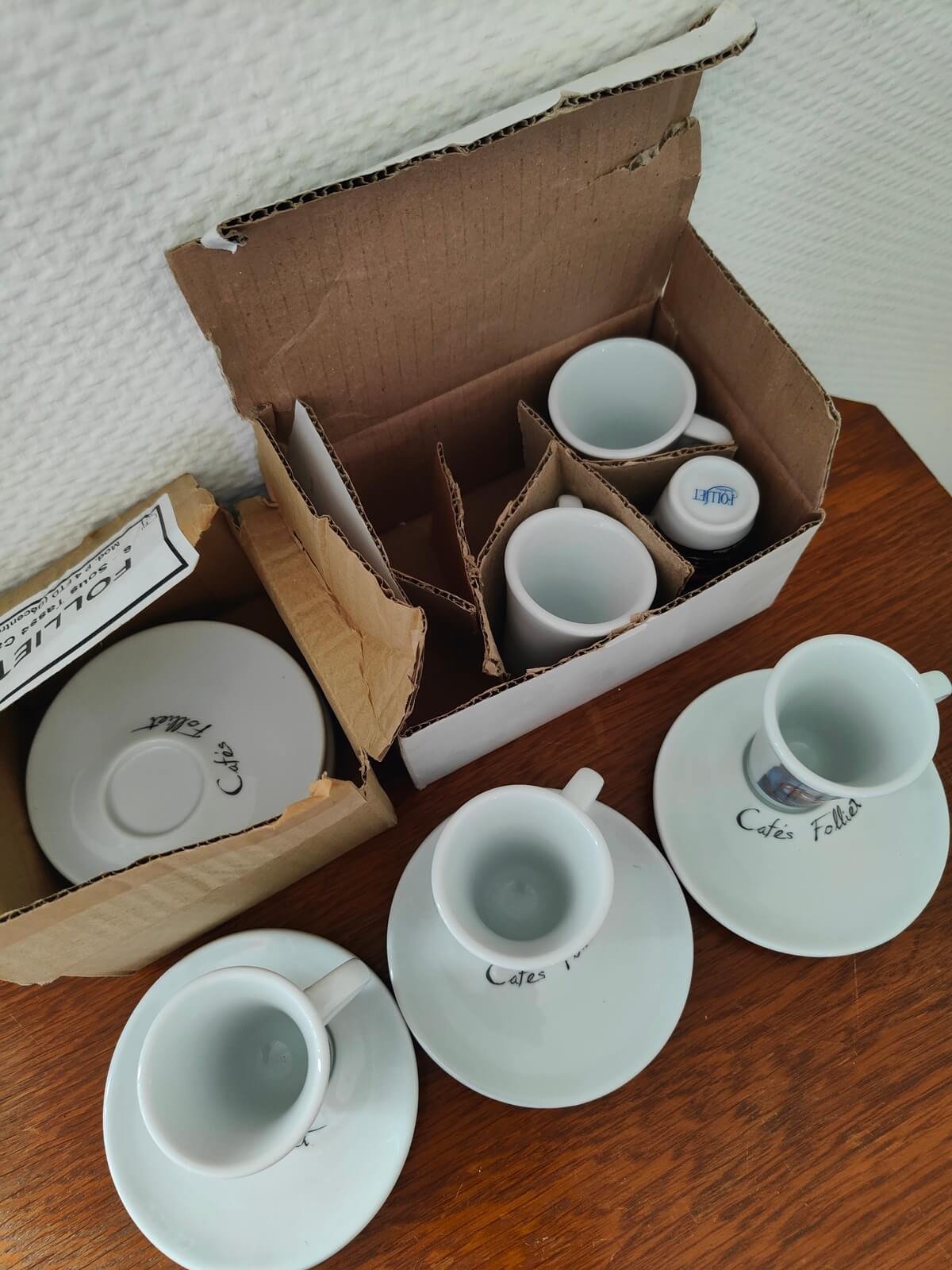 Détail motif artistique tasse Folliet colorée