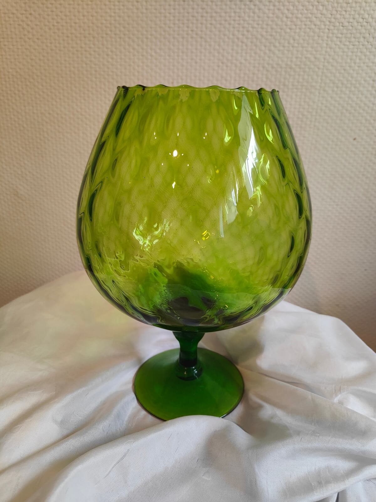 vase verre couleur éclatante reflet lumière
