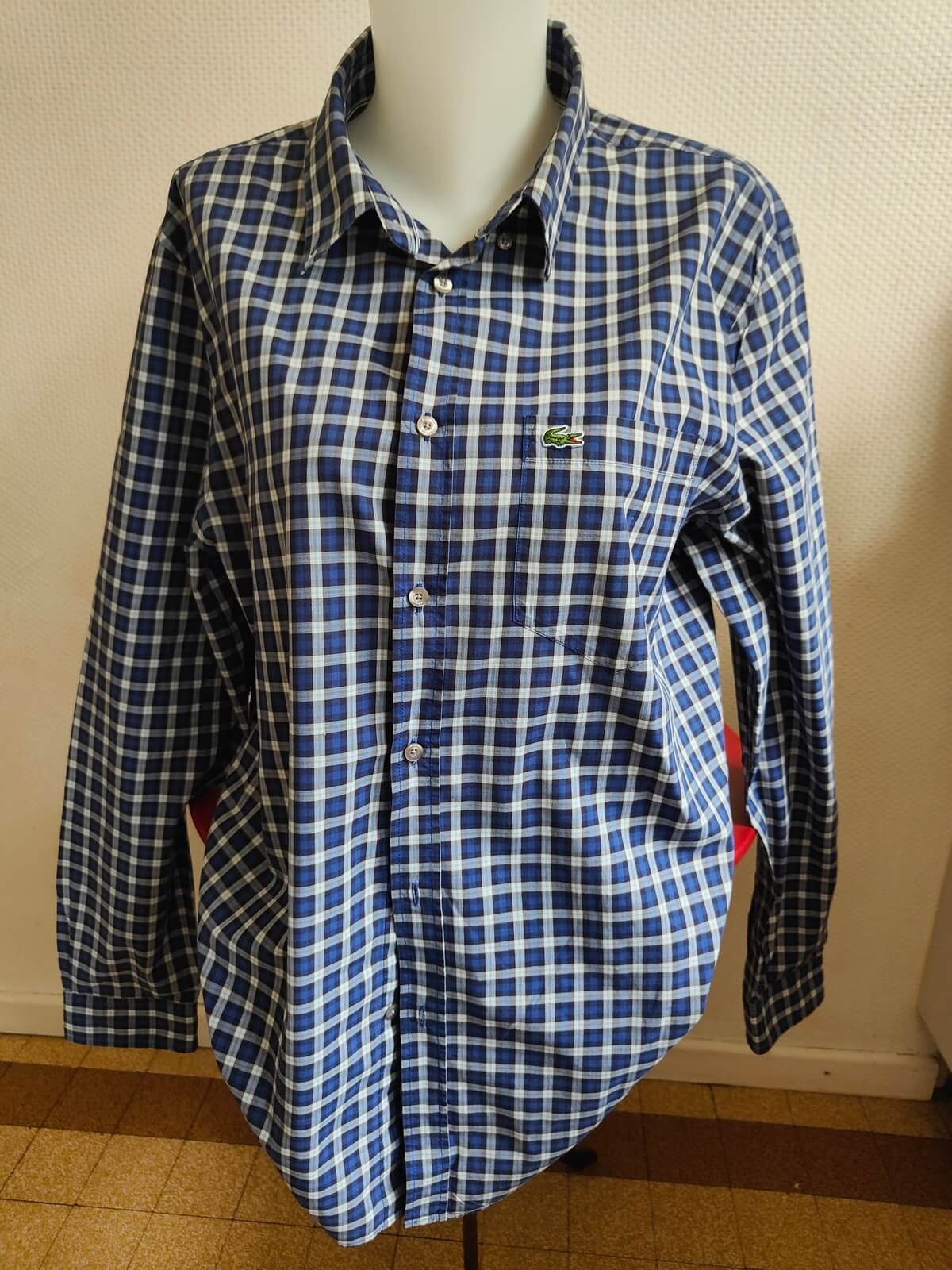 chemise Lacoste homme carreaux bleu blanc vue de face