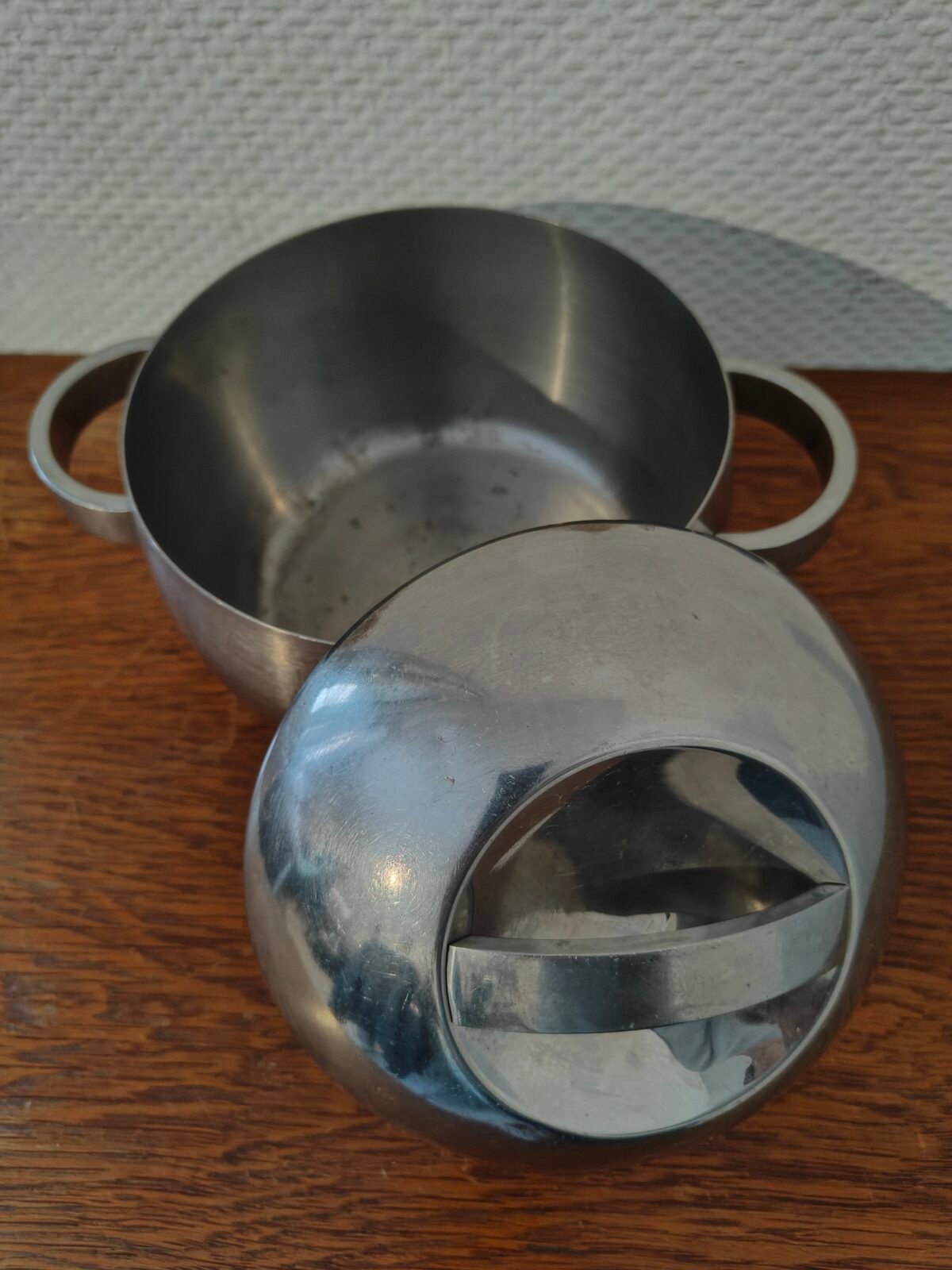 petite marmite inox Ikea vintage avec couvercle bombé