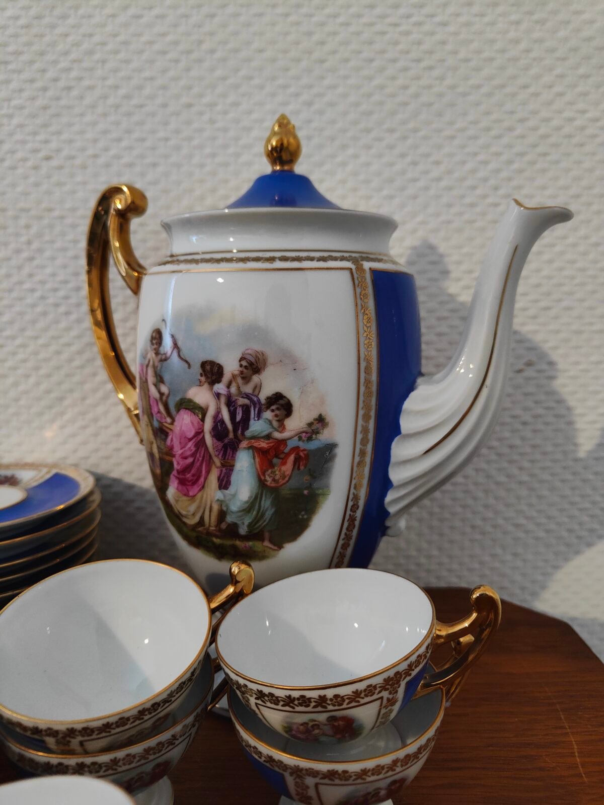 théière vintage en porcelaine tchécoslovaque