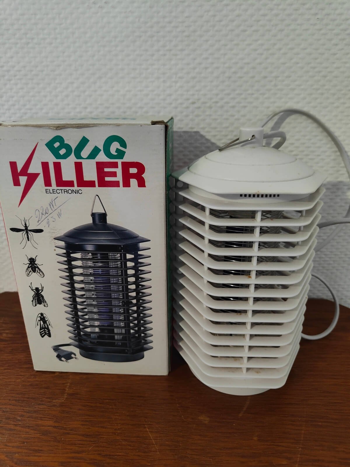 appareil anti-insectes Bug Killer en très bon état