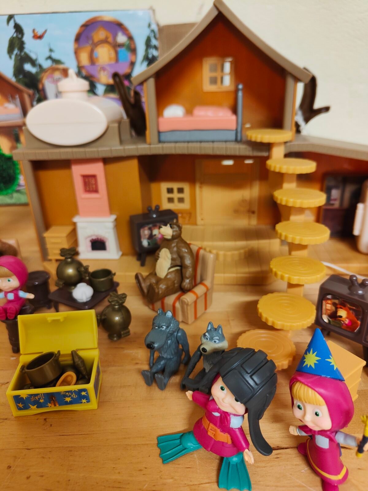 Playset Maison Fantastique Masha and the Bear d'occasion avec figurines