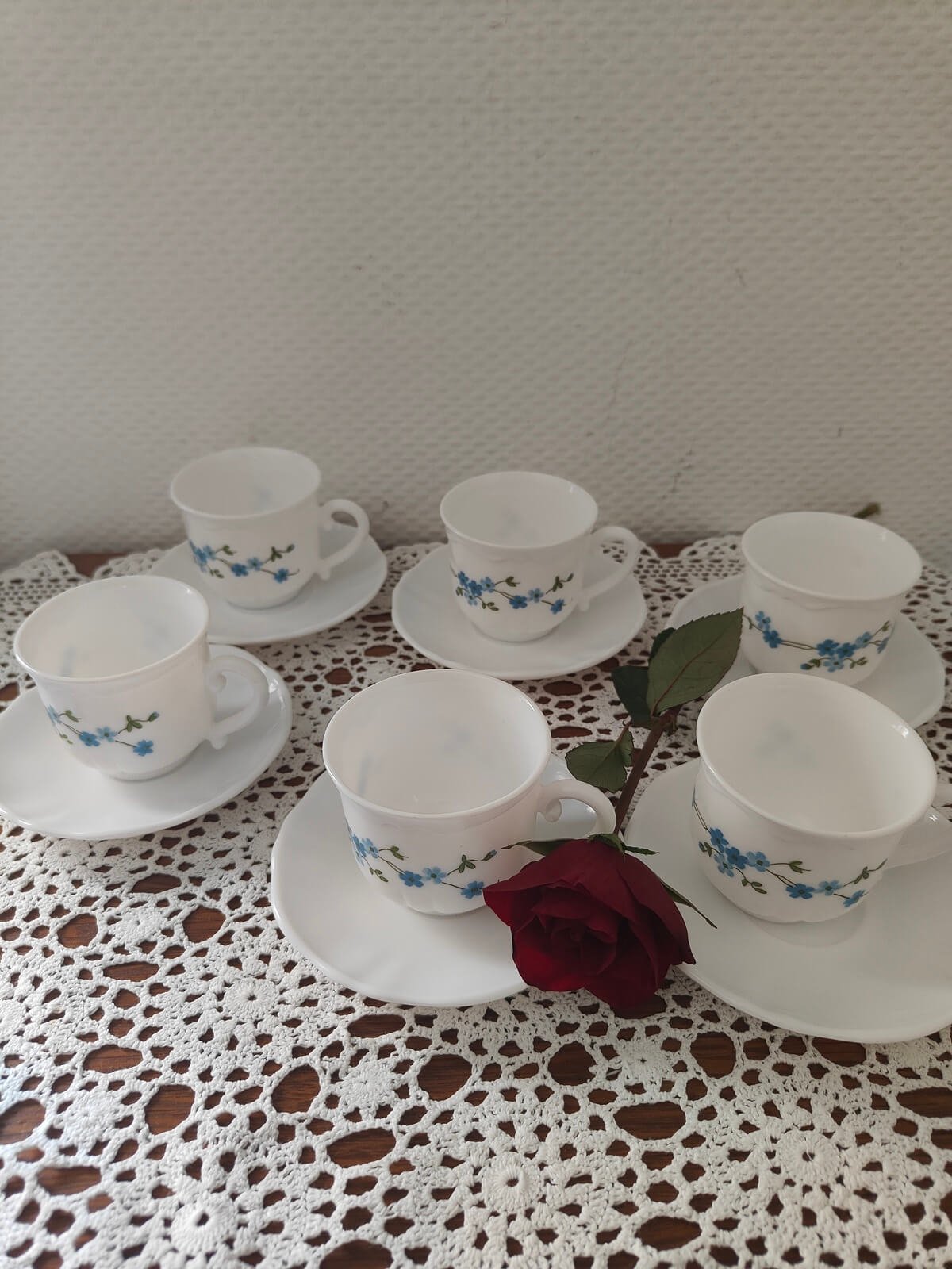Service Arcopal France vintage 6 tasses et 6 sous-tasses décor bleu