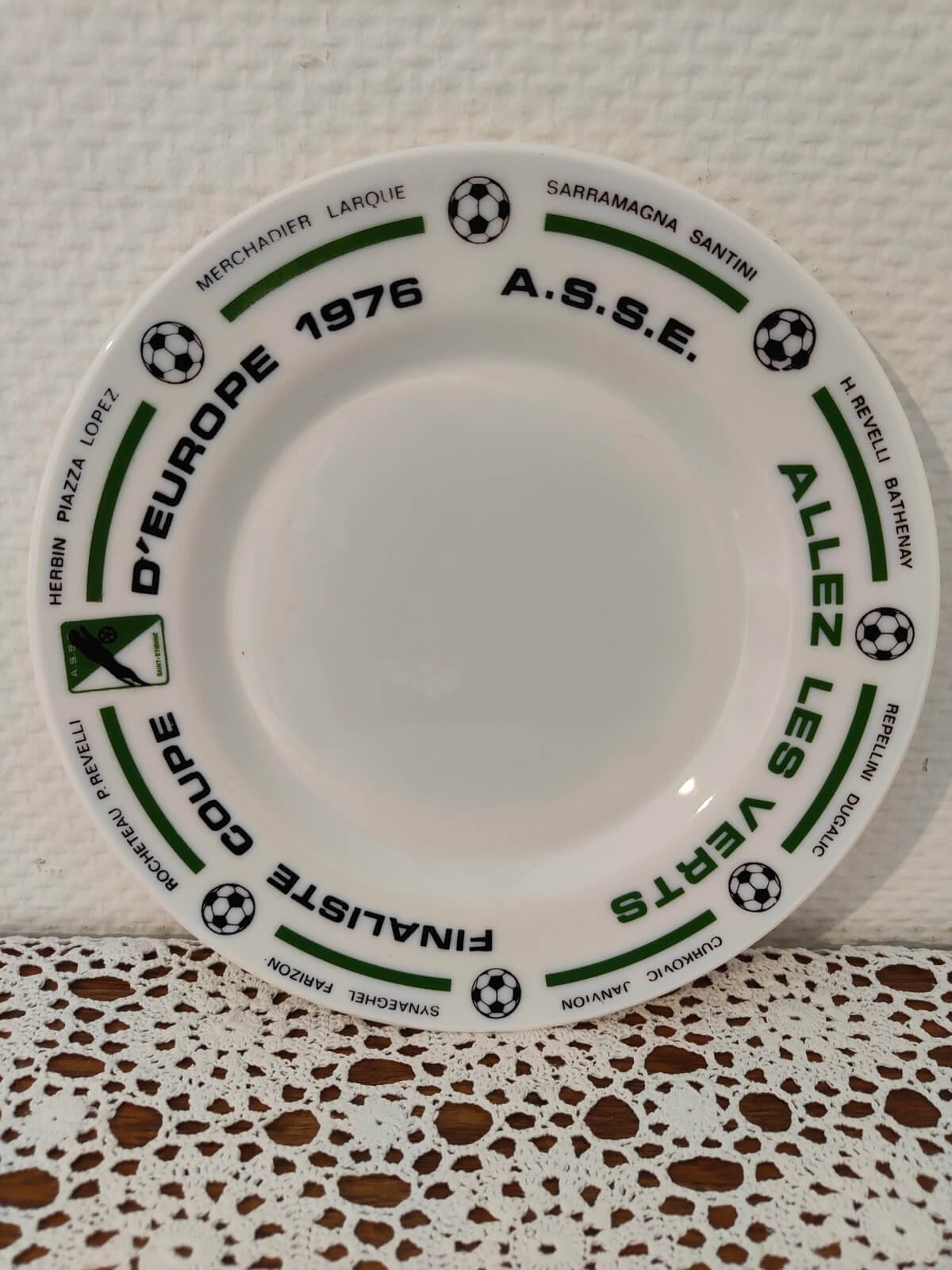 Assiette souvenir AS Saint-Étienne vintage 1976 Coupe d'Europe