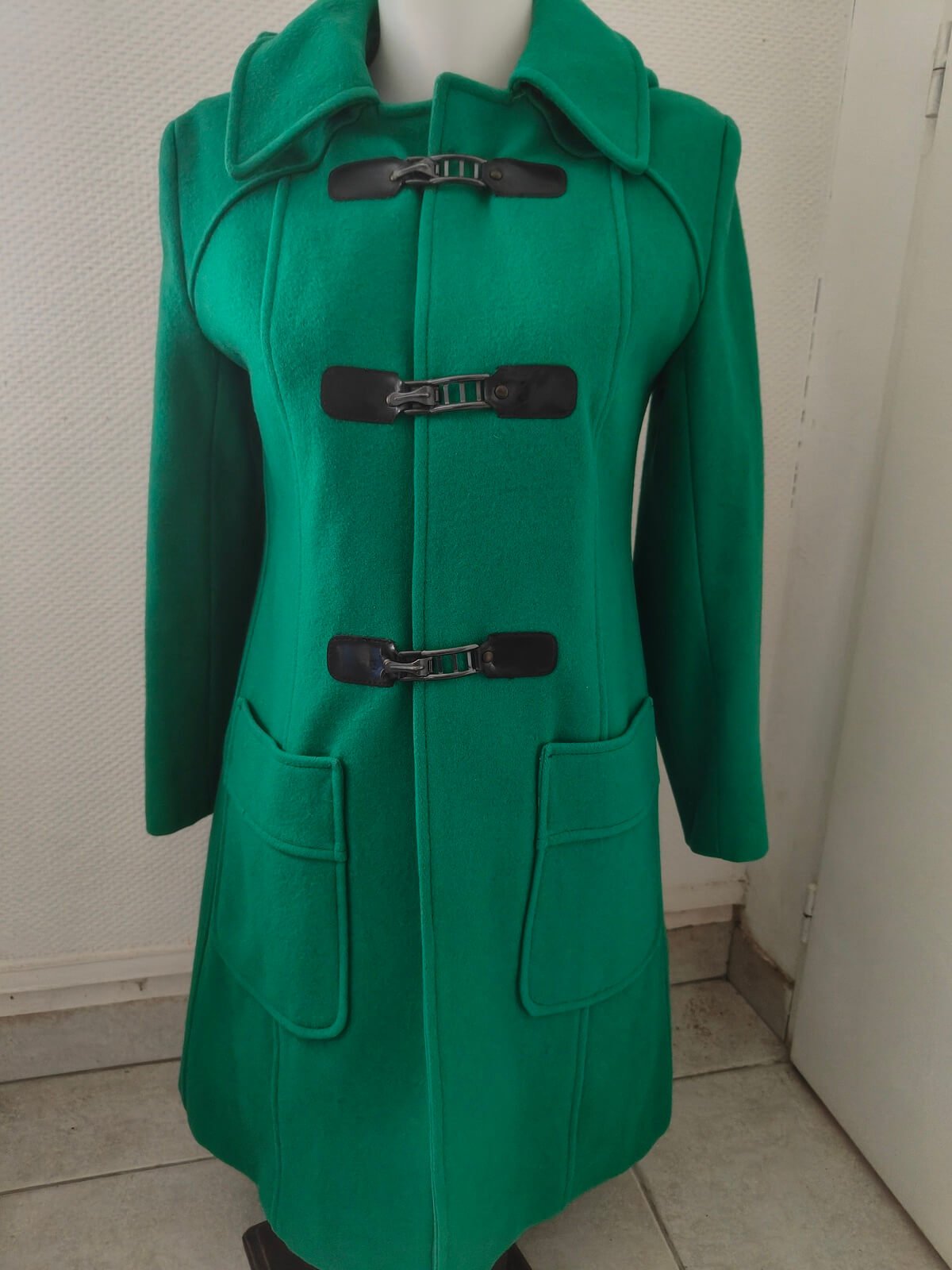 Duffle-coat vintage vert émeraude à capuche R Royalty Créations Paris vue de face