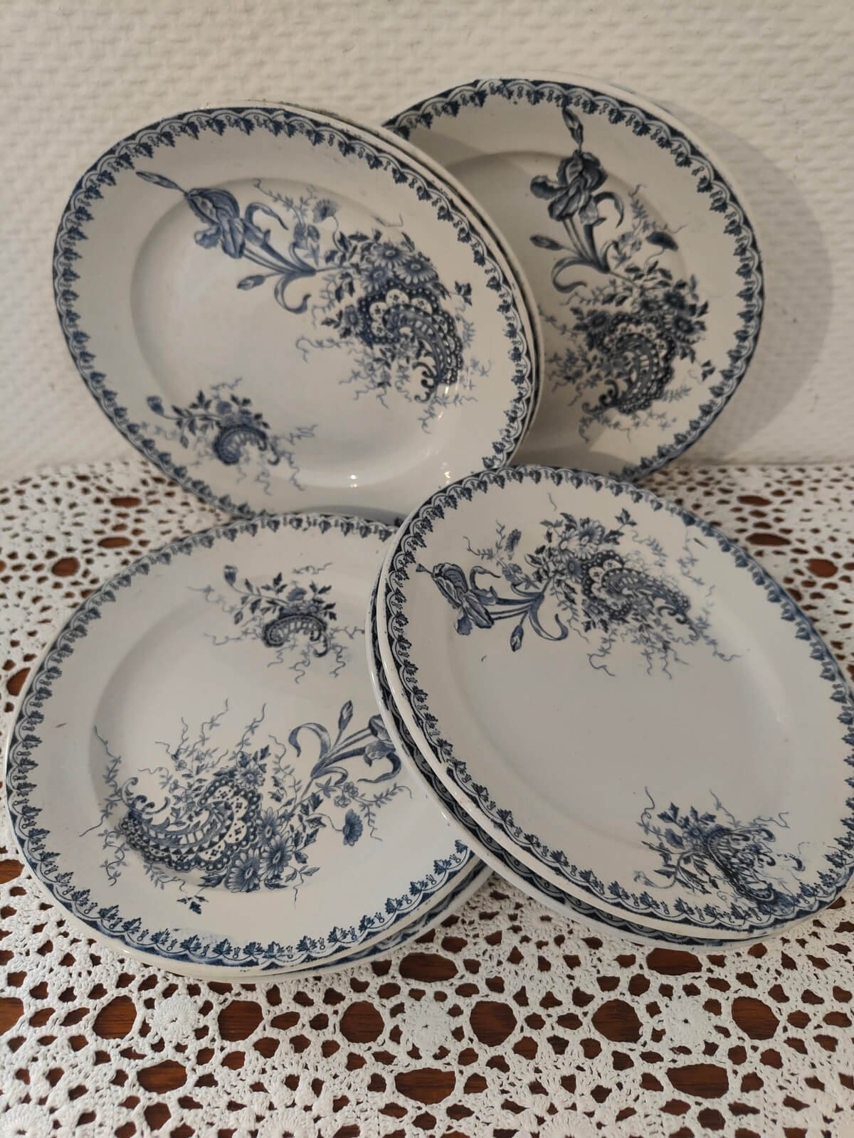 Lot complet de 8 assiettes a dessert anciennes St Amandinoise en faience bleue